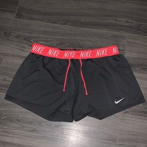 NWOT Women’s Nike dri-fit shorts